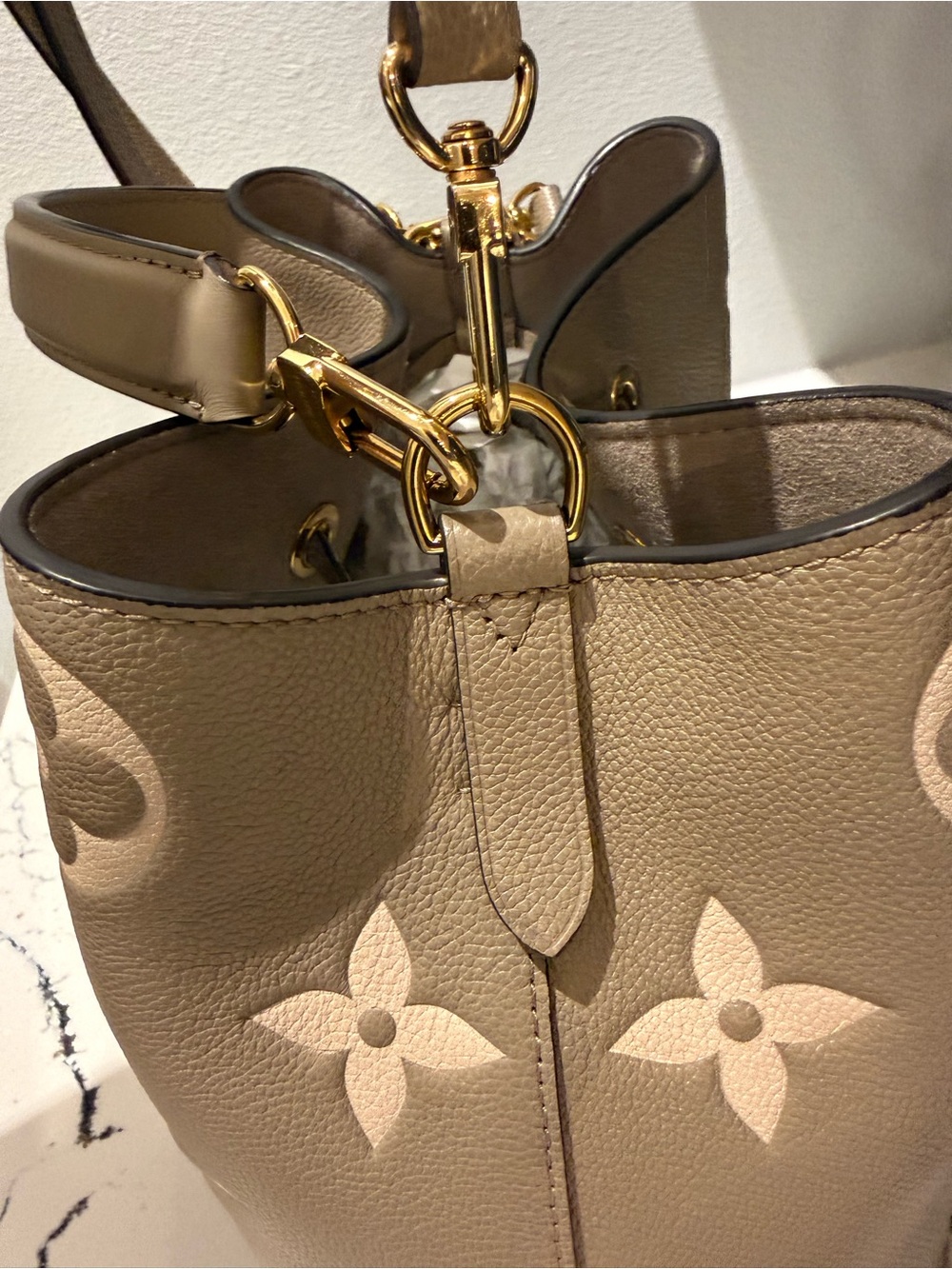 Louis Vuitton “Neo Neo MM” Monogram Drawstring Bucket Bag - Picture 4 of 10
